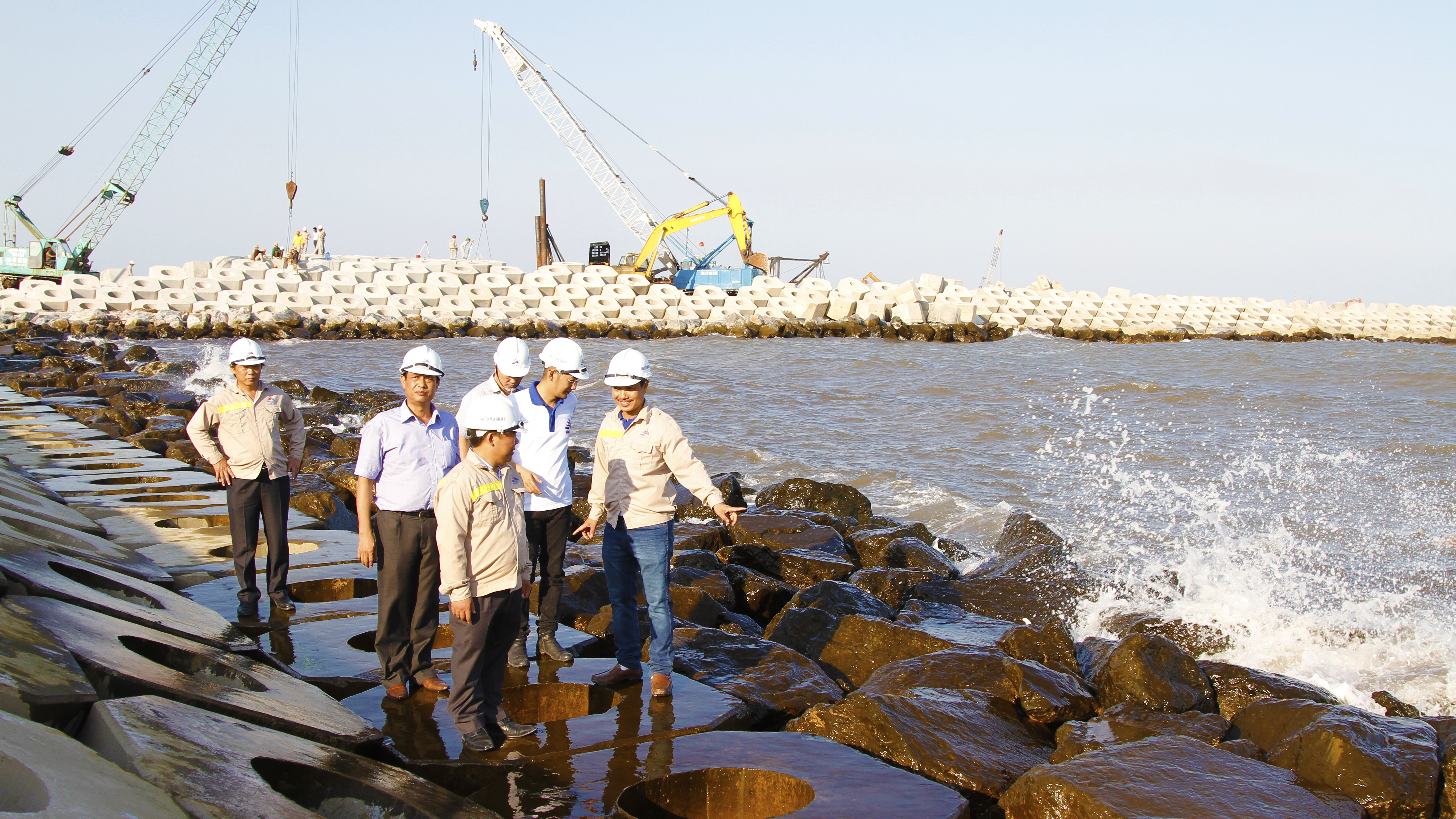 LACH GIANG ESTUARY