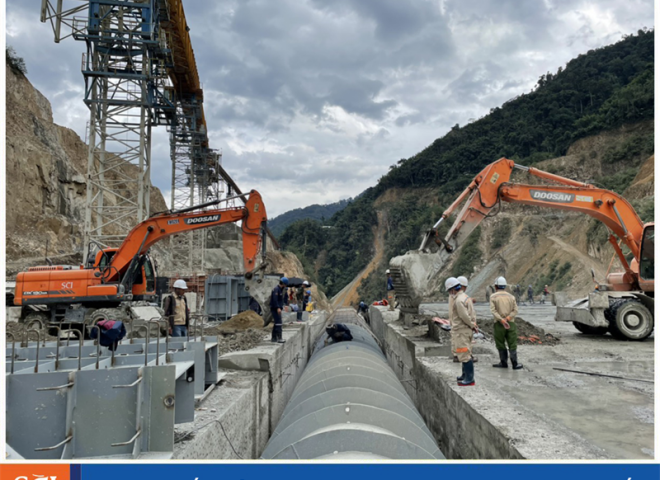 Construction of the bottom outlet at Nam Sam 3 during the closing days to Tet