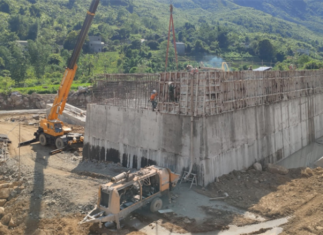 Mùa mưa trên công trường dự án thủy điện Nậm Lụm 2